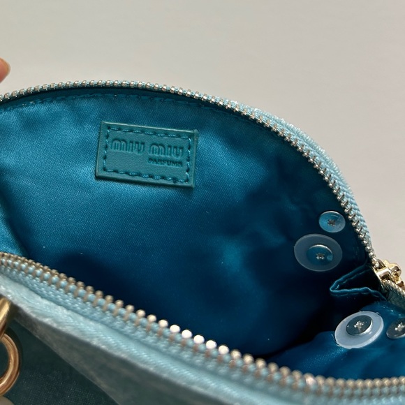 Miu Miu blue mini velvet pouch with pearl handle & Crossbody chain - Picture 6 of 13